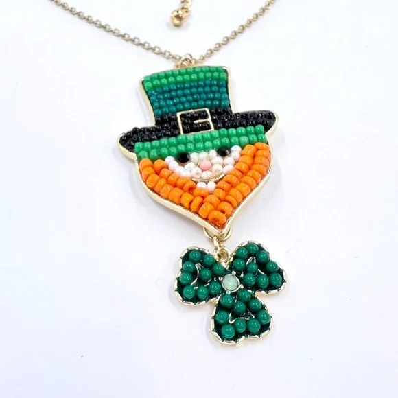 NWOT - Belk - Seed Bead Encrusted Leprechaun & Shamrock Gold Tone Necklace - Picture 4 of 8